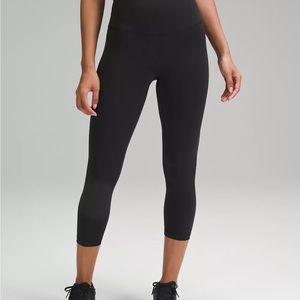 Lululemon Wunder Under Cropped Leggings